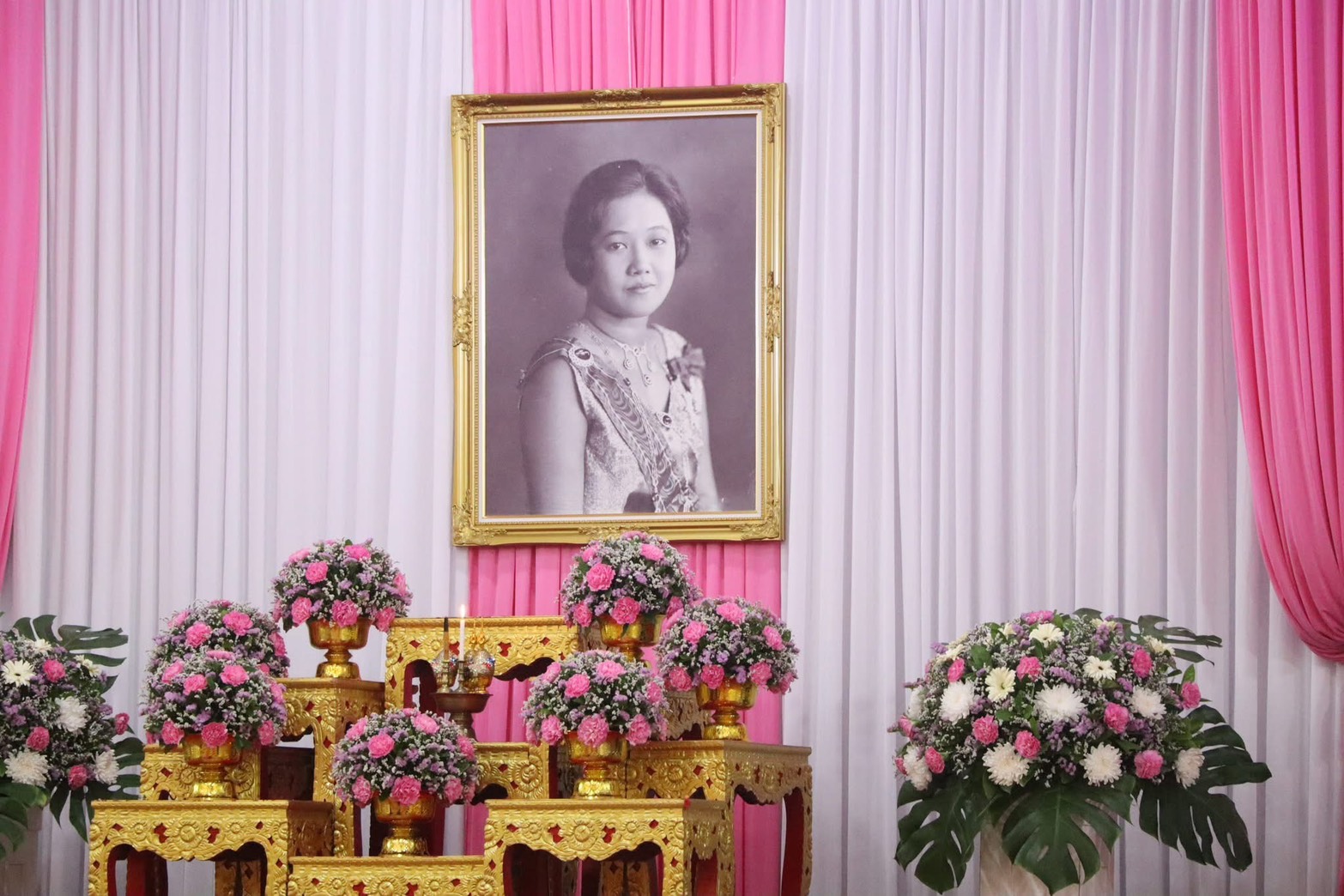 title - ปฏิรูปที่ดินจังหวัดสตูล ร่วมพิธีสวดพระพุทธมนต์และทำบุญตักบาตรถวายพระราชกุศล เนื่องในวาระครบ 100 ปี สมเด็จพระนางเจ้ารำไพพรรณี พระบรมราชินี ในรัชกาลที่ 7